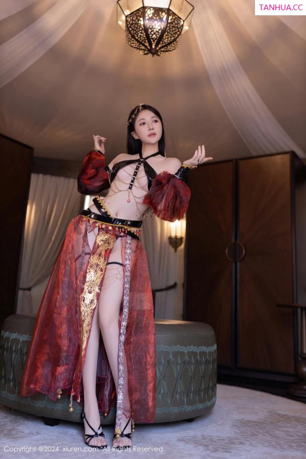 鱼子酱fish  [XiuRen]高清写真图 2024.06.28 No.8778 鱼子酱Fish 舞娘装扮第16张图片